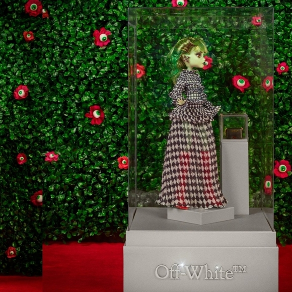 MONSTER HIGH HARMONIE OFF-WHITE COLLECTION - Picture 5 of 14